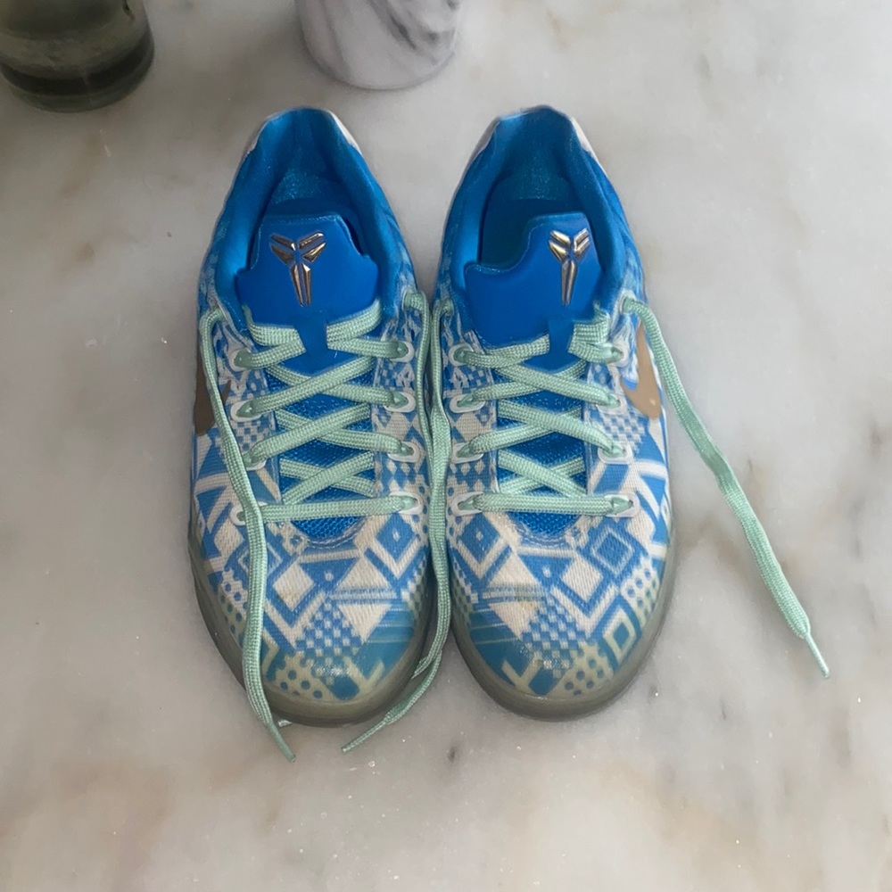 Nike Kobe 9 EM Low “Hyper Cobalt”